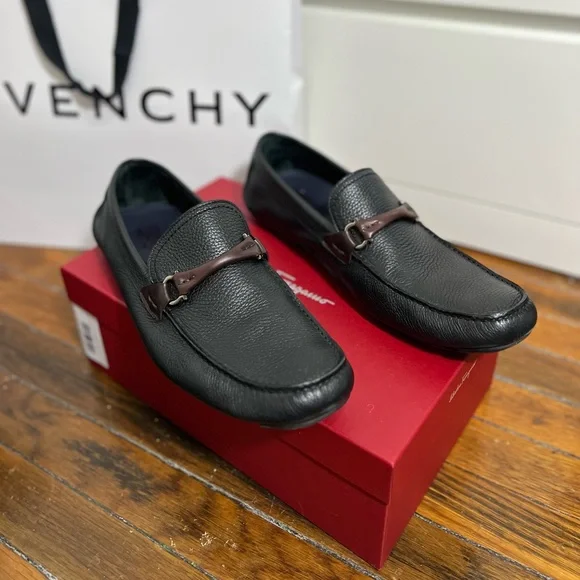 Salvatore Ferragamo | Shoes | Black Ferragamo Loafers Size  display picture 3